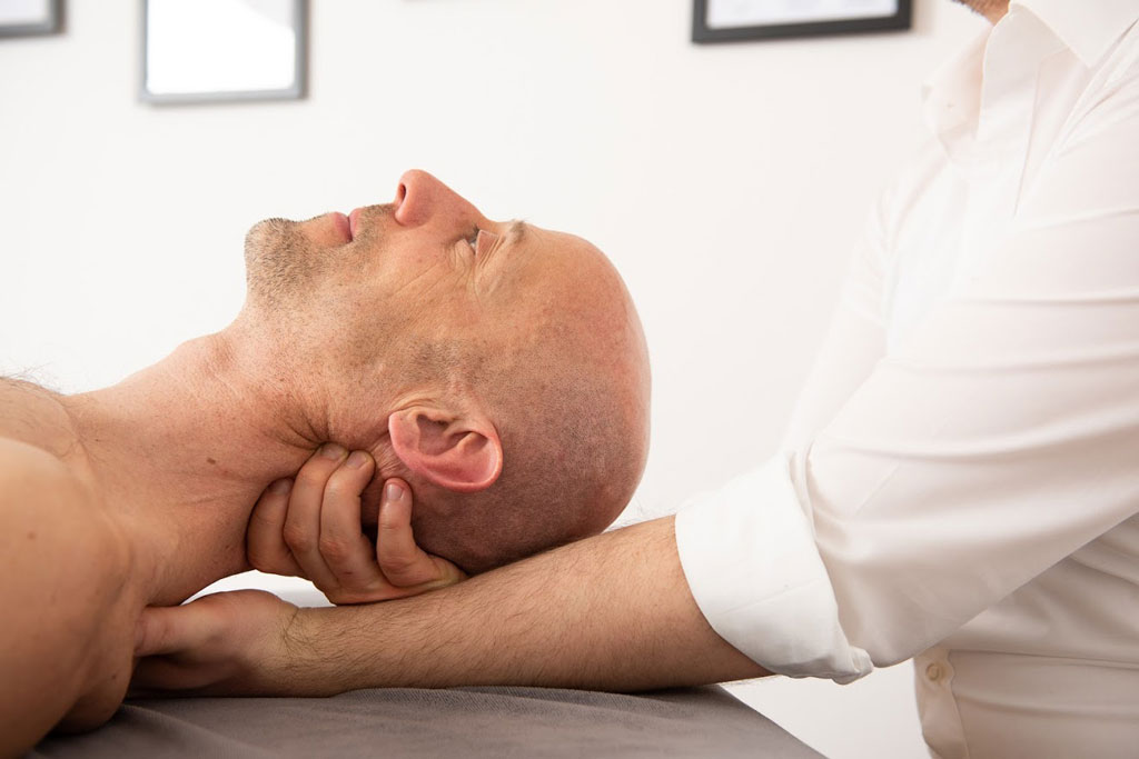 Nacken-Kopf-Massage